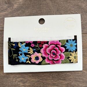 Embroidery flower choker necklace